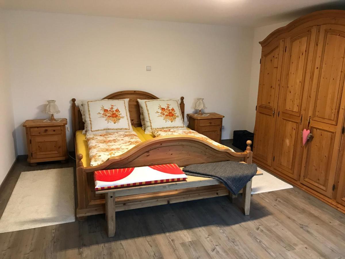 Ferienwohnung „Frosch“ Neukirchen-Balbini Extérieur photo